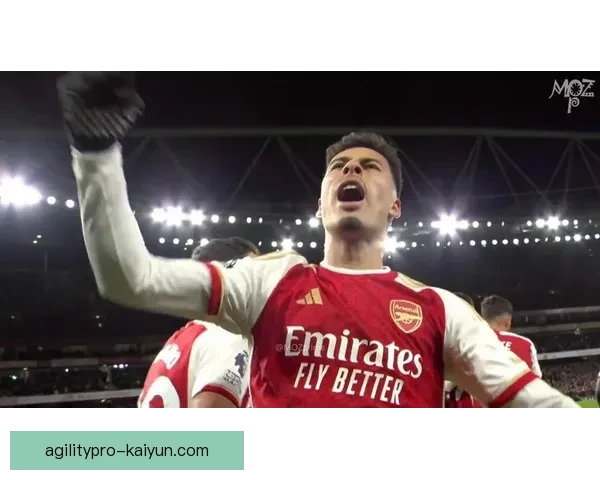 马丁内利助力球队逆转胜利，展现超凡球技与稳定发挥。