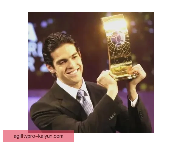 卡卡职业轨迹：回顾这位巴西传奇球员的辉煌生涯与成就