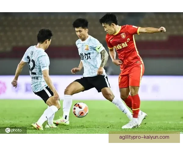 奥德加德进攻效率对比呈现持续提升趋势，赛季表现引人关注