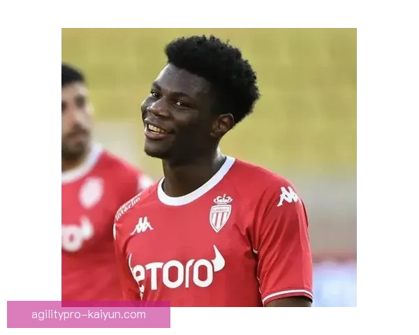 楚阿梅尼近期表现稳健，教练组对其防守贡献给予积极评价予积极评价